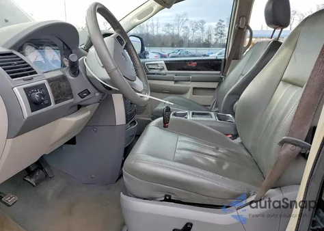 2010 Dodge Grand Caravan Sxt z USA, uszkodzony, nr VIN 2D4RN5DX7AR187440